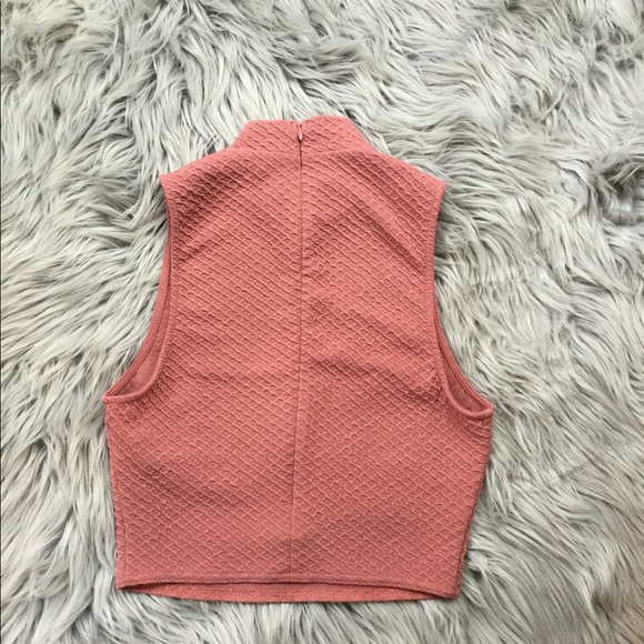 Forever 21 Pink Halter Neck Crop-top 🌸 - Picture 4 of 5